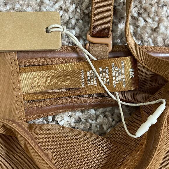 SKIMS ULTRA FINE MESH STRAPLESS BRA SIZE 30B - Picture 3 of 4